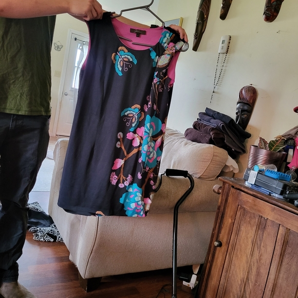 Ladies Dresses - Picture 5 of 6